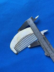 Peigne artisanal en corne de buffle, écologique, moderne, naturel, fait main, outil de soin des cheveux pour un entretien quotidien doux des cheveux - Product Image 3