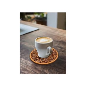 Sous-verres en bois gravés à la main de forme irrégulière pour thé, café, vin – Design moderne de haute qualité – Articles ménagers, vaisselle, articles de table - Product Image 5