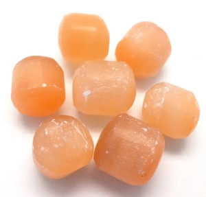 หินเซเลไนต์สีส้มคริสตัลพลอยอัญมณีสีส้มธรรมชาติแกะสลักจากฮวงจุ้ยรักตกแต่งบ้าน - Product Image 1