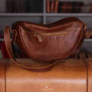 Sac à bandoulière en cuir véritable fait à la main Sac à bandoulière élégant et durable de qualité supérieure avec un design intemporel Fabriqué à la main en Indonésie Utilisation quotidienne - Product Image 2