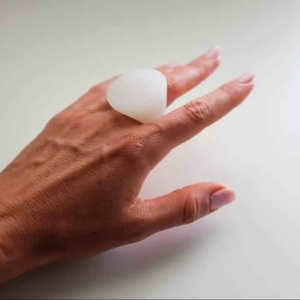 แหวนเรซิ่นอะคริลิกรูปทรงกลม แหวนทำมือ แหวนแห่งความรัก เครื่องประดับสำหรับงานปาร์ตี้ผู้หญิง ขายส่งราคาดีที่สุด - Product Image 1