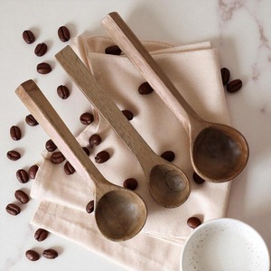 Cuchara de Madera de Olivo Hecha a Mano Natural House, Diseño Clásico con Logotipo de la Marca, para Servir Té, Fabricada por Sheeri Handicraft Company India - Product Image 3