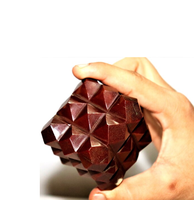 Figurine cube en cristal 54 pyramides faite à la main en gros de l'Inde Feng Shui & Vastu Energy Harmonizer pour la maison, décoration de bureau