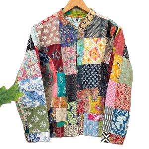 Chaqueta de retales hecha a mano, chaqueta acolchada de algodón, chaqueta acolchada, chaqueta de invierno, abrigo corto, regalo para ella, chaqueta reversible - Product Image 1