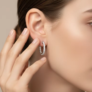 Le summum de l'éclat : Boucles d'oreilles créoles en diamant à l'intérieur et à l'extérieur pour femmes - Product Image 1