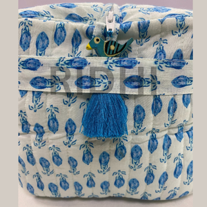 Sac de voyage matelassé vintage bleu ciel écologique avec fermeture éclair, réutilisable, imprimé sur mesure, pour cosmétiques et courses - Product Image 5