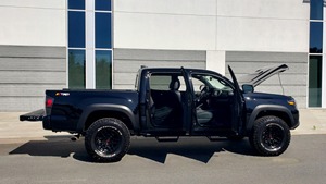 Camioneta TOYOTA TACOMA TRD PRO DOBLE CABINA 4x4 TRACCIÓN EN LAS 4 RUEDAS MOTOR V6 DE 3.5L DE CICLO ATKINSON - Product Image 5