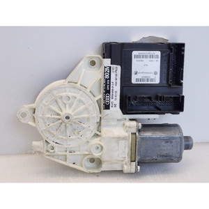 Moteur électrique de vitre avant droite AUDI A3 Série (8P1) 8P0959802M (05>08) - Product Image 2