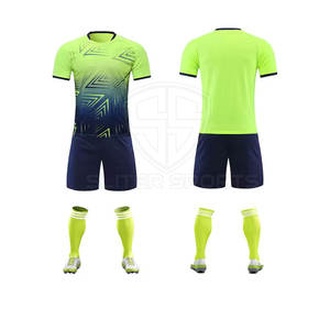 Kit de uniforme de fútbol para hombre transpirable de talla grande al por mayor ropa de fútbol sostenible - Product Image 4
