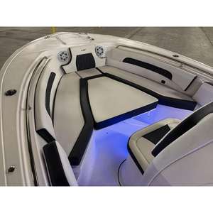 Embarcación Nueva 2025 Tidewater 232 CC Adventure con Consola Central, Casco de Fibra de Vidrio y Diseño Premium con Serigrafía - Product Image 2