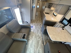 Vendedor Verificado de Autocaravana Usada T-h-o-r C-h-a-l-l-e-n-g-e-r 36FA 2023 Lista para Viajar - Product Image 4
