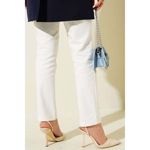 Pantalon skinny à fléchettes écru pour femme, tissu en mousseline de soie respirant avec techniques froissées pour les styles cargo et évasés de bureau - Product Image 4