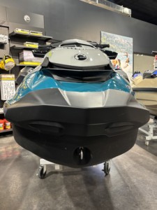 Moto Acuática Sea-Doo de 130 HP, 2 Plazas, 4 Tiempos, 1800cc, Fibra de Vidrio, 300HP, Azul y Amarillo - Product Image 3