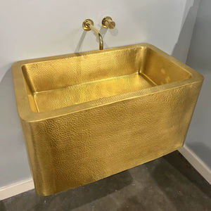 Évier en laiton de style artisanal pour la décoration artistique de la salle de bain, avec un savoir-faire soigné et une beauté métallique - Product Image 1