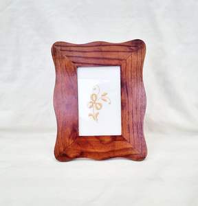 Marco de fotos de madera delgado para decoración moderna, exhibición en pared o escritorio, estilo contemporáneo elegante, regalo para bodas, aniversarios, cumpleaños. - Product Image 1