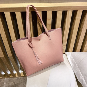 Fourre-tout en cuir élégant pour femmes, durable, spacieux et polyvalent pour le travail, les voyages et les sorties décontractées - Product Image 6