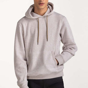 Sudadera gris claro hecha con 100% algodón polar que proporciona una sensación suave y cálida y un ajuste relajado para comodidad y estilo diarios. - Product Image 1