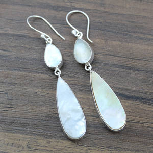 Pendiente colgante Chapado en plata con forma de lágrima de nácar Natural doble elegante de lujo para mujer joyería al por mayor para India - Product Image 3