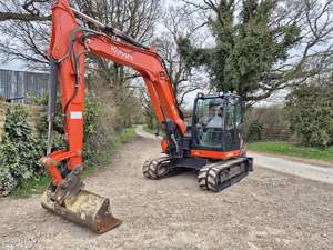 Mini-excavatrice Kubota KX080-5 d'occasion à vendre |   Pelleteuse sur chenilles de 8 tonnes |   Moteur puissant | Prêt à travailler à un prix considérable - Product Image 3