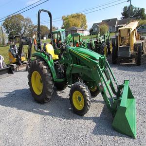 Alto rendimiento mejor precio usado John Deere 4052M Tractor 4x4 agricultura a la venta bien mantenido potente tractor para agricultura - Product Image 2