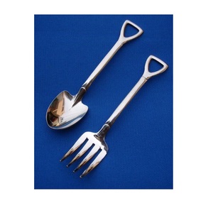 Ensemble de couverts élégants en acier inoxydable, parfait pour rehausser l'esthétique de la table lors de réceptions et de fêtes - Product Image 3