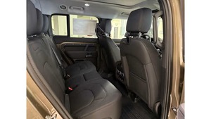 Land Rover Defender 130 P400 S 2025, Seminuevo en Excelentes Condiciones - Product Image 3