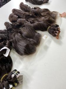 Extensions de cheveux humains bruts Remy vierges usine suisse de trame de cheveux de vague de corps 100% couleur naturelle droite HD fermeture douce ondulée naturelle - Product Image 6