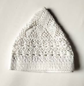 Nouveaux chapeaux musulmans Kufi Tupi de haute qualité pour hommes casquettes de prière chapeaux islamiques musulman Kufi couleur unie maille entrejambe du Bangladesh - Product Image 1