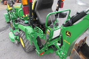 Tractor Agrícola JOHHN DEERE 1025R con Motor de 24 HP - Product Image 6