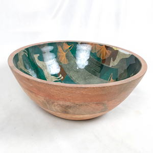 Tazón de madera 100% hecho a mano con aspecto artesanal y suavidad, ideal para refrigerios secos. - Product Image 1