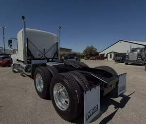 Wholesale Price 2018 Mackk Pinnacle CHU613 Sleeper Semi <b>Truck</b> - 50" Flat Top Sleeper, 505HP Export Ready - Product Image 3