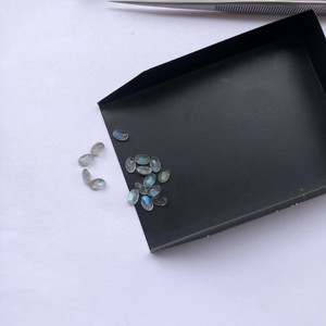 Piedras preciosas semipreciosas calibradas al por mayor de corte ovalado de labradorita natural de 2mm y 3mm - Product Image 3