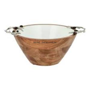 Bol en bois de mangue avec intérieur émaillé de couleur blanche et poignées de designer uniques de couleur argent pour une meilleure prise en main - Product Image 1