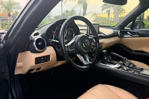 Excellent état, Mazda MX-5 Miata Grand Touring 2.0 L 4 cylindres, modèle 2016, d'occasion - Product Image 1