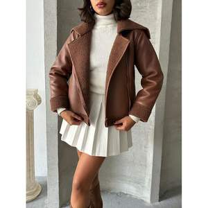 Vestes en cuir pour femmes avec fermetures éclair, produit en gros - Product Image 4