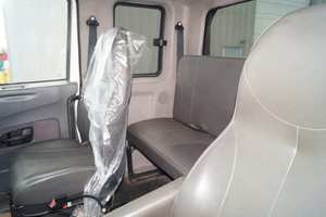 รถหัวลากดีเซลกำลังสูง 6x4 แบบมีห้องนอน สำหรับขนส่งสินค้าและตู้คอนเทนเนอร์ พร้อมใช้งาน - Product Image 3