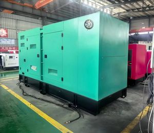 Générateur diesel commercial refroidi par air, triphasé, 230V, démarrage électrique DC, capacité jusqu'à 1000 kW - Product Image 3