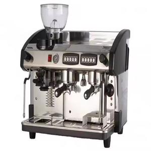 Cafetera Semiautomática Espresso de 20 Bares de Alta Presión, Cafetera 3 en 1 con Espumador de Leche - Product Image 1