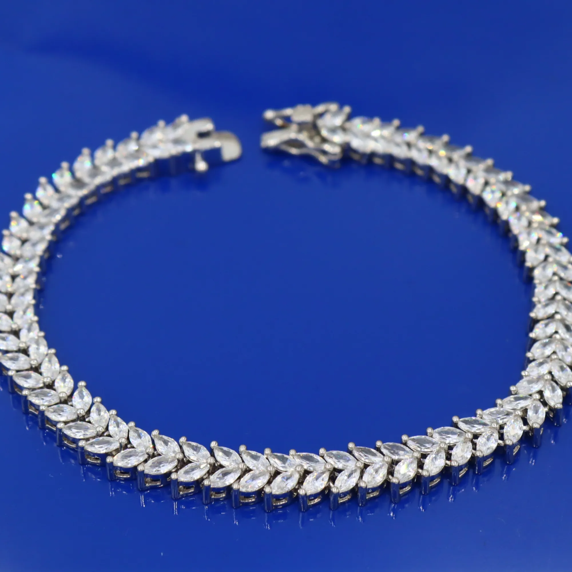 925 ITALIAN STERLING SILVER GREEK LEAF PATTERN BRACELET WITH CUBIC ZIRCON STONES