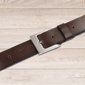 Cinturón de Cuero para Hombre, Hebilla Ajustable Personalizada, Duradero, Ofrece Comodidad Duradera para Uso Diario y Profesional - Product Image 4
