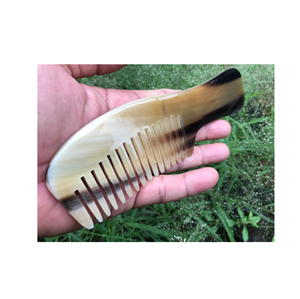 Peigne à cheveux en corne de buffle et corne de vache et forme ronde de poisson Durable Fabriqué à la main et vente chaude - Product Image 4