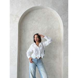 Blusa y Camisa Bordada para Mujer, Diseño Elegante y Personalizable para Mayor Comodidad y Estilo - Product Image 4