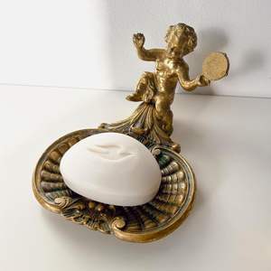 Jabonera de Latón de Diseño Funcional para Accesorios de Baño Contemporáneos que Garantiza un Almacenamiento Ordenado del Jabón - Product Image 1