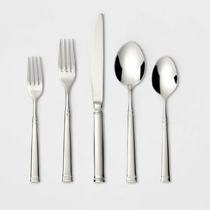 Juego de Cubiertos de Metal Plateado Pulido de Primera Calidad para Uso Doméstico y en Restaurantes con Acabado Duradero Resistente al Óxido - Product Image 3