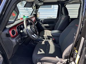 Wrangler Unlimited Rubicon 4x4 3.6L V-6 4WD 2022 d'occasion, très propre, à vendre - Product Image 2