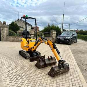 Miniexcavadora JCB 8008 de 2018 con Motor Perkins y Bomba Hidráulica JCB, Peso Operativo de 875 kg - Product Image 3