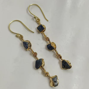 Boucles d'oreilles pendantes en pierre naturelle, fournisseur en gros, bijoux fins et tendance, boucles d'oreilles pendantes en cristal faites à la main, boucles d'oreilles longues pendantes - Product Image 1