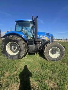 Tracteur New Holland T8040 haute performance, système hydraulique avancé pour l'agriculture - Product Image 3