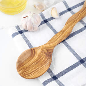 Cuchara de cocina de madera de olivo ligera sostenible respetuosa con el medio ambiente hecha a mano personalizable único personalizado lavado a mano solamente - Product Image 3