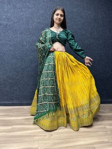 Lanzamiento de Navratri Special Lehenga Choli por Fabzone - Product Image 3